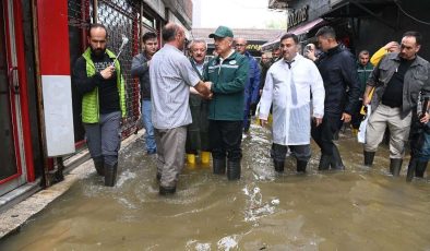 Bakan Kirişci Zonguldak’ta sel felaketinin yaşandığı bölgede
