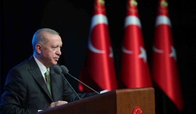 Cumhurbaşkanı Erdoğan: “Şimdi hukuktan dem vuranlar geçmişte uygulanan baskılara, zulme, ayrımcılara ses çıkartmamış, hatta bizzat taraf tutmuştur”