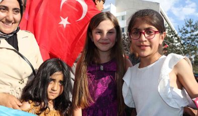 Cumhurbaşkanı Erdoğan’a sarılarak ağlayan çocuklar İHA’ya konuştu