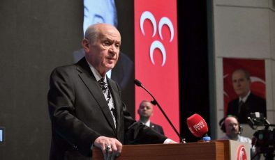 MHP lideri Bahçeli: “CHP Genel Başkanı’nın terörist Demirtaş açıklaması insanlık mıdır”
