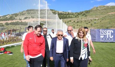 Başkan Büyükkılıç’tan Kayserispor kampına ziyaret