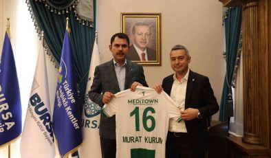 Bursaspor Başkanı Ömer Furkan Banaz, Bakan Murat Kurum’la bir araya geldi