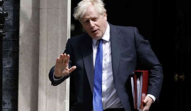 İngiltere Başbakanı Johnson: “Bir Başbakan zor koşullarda görevine devam etmelidir”