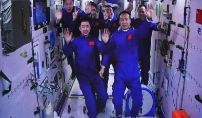 Çin’in İki Ayrı Görevdeki Altı Astronotu Uzayda Tarihi Buluşma Gerçekleştirdi