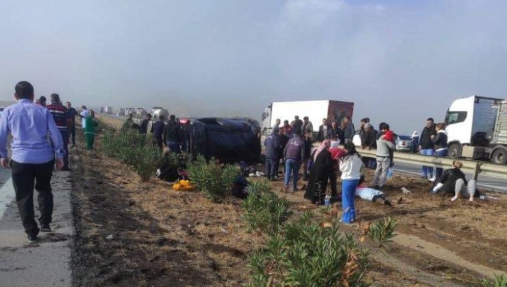 Gaziantep’te lastiği patlayan minibüs devrildi: 1 ölü, 10 yaralı
